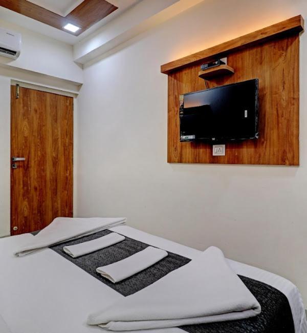 Sun Inn Residency , Navi Mumbai Esterno foto